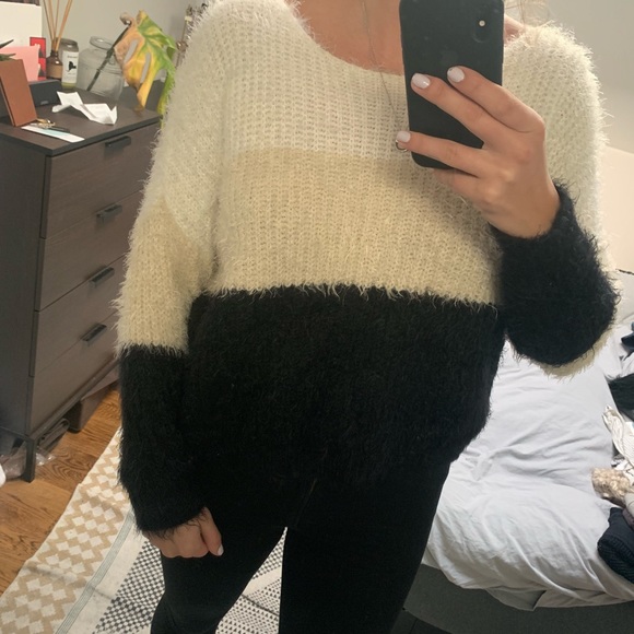 LF Sweaters - Fuzzy striped crop sweater